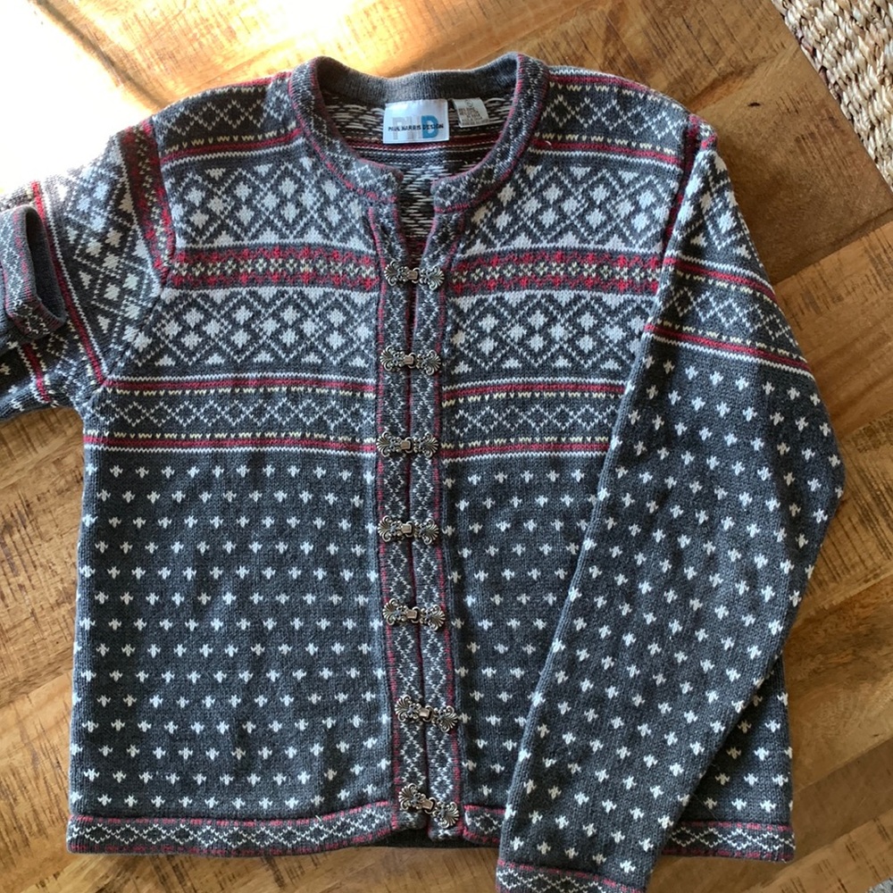 Women’s sweater. Classic style
